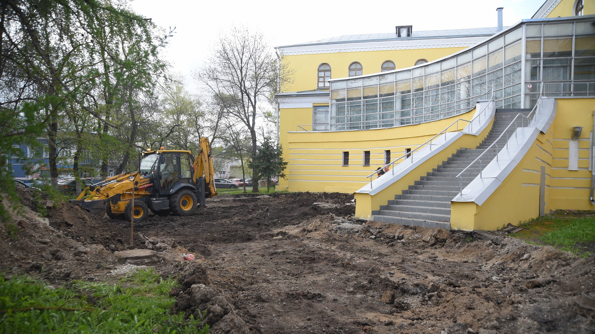 В Вологде приводят в порядок площадку для установки памятника Христофору  Леденцову